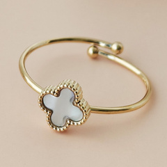 Pierścionek stal chirurgiczna platerowana złotem regulowany, koniczynka masa perłowa PST952