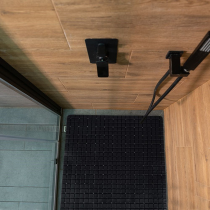 Mata podkładka antypoślizgowa do łazienki wanny pod prysznic czarna 55x55 cm