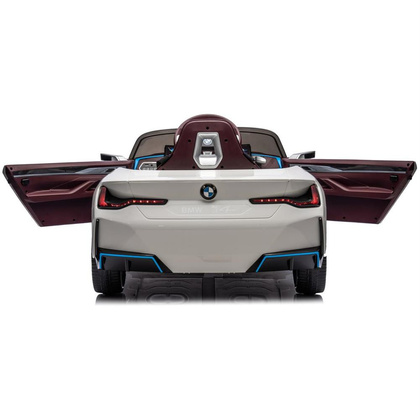 SAMOCHÓD ELEKTRYCZNY BMW i4 BIAŁY