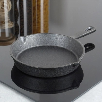 Patelnia żeliwna CAST LINE 15 cm