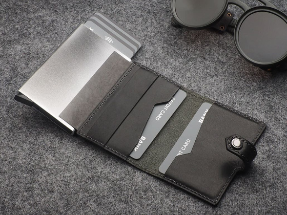 Portfel EASY WALLET for AirTag 2174