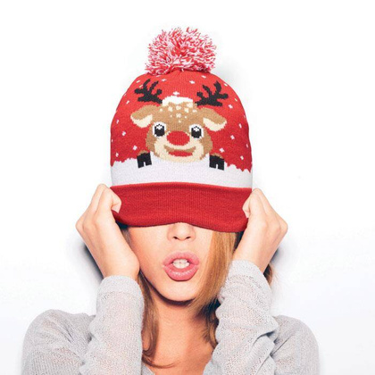 Świąteczna czapka z dzianiny