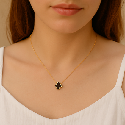 Naszyjnik stal szlachetna pozłacana 14k złotem, czarna koniczynka NST2205