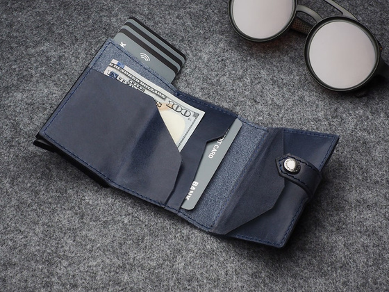 Portfel HIKER Go 2115