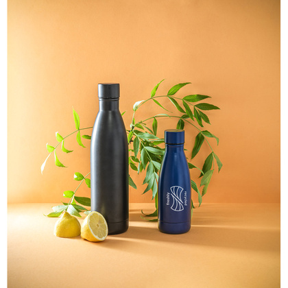 RE-BUFFON L. Termos ze stali nierdzewnej pochodzącej w 93% z recyklingu o pojemności 810 ml