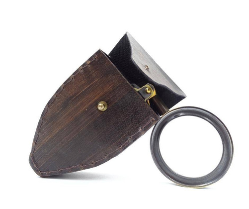 Podróżna lupa w skórzanym etui C-60