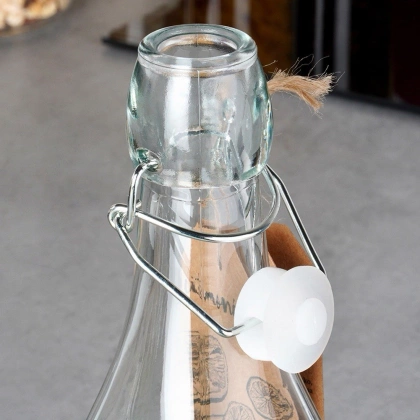 Butelka szklana kwadratowa na alkohol wino nalewkę likier syrop z korkiem klipsem 0,53 l