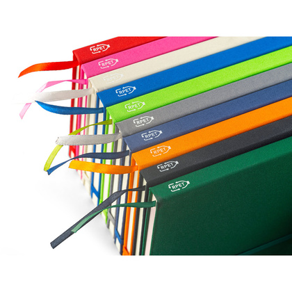 ANNE. Notatnik A5 z poliestru z recyklingu (100% rPET) z kartkami w linie