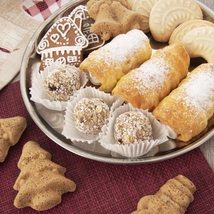 Stalowa taca do serwowania okrągła talerz na przekąski przystawki ciasteczka 21 cm