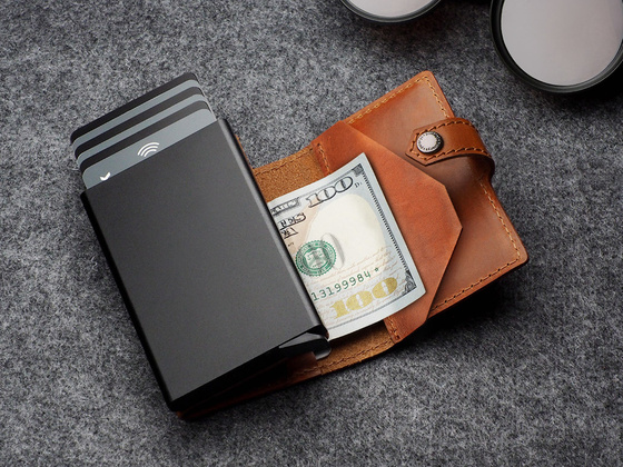 Portfel HIKER Go 2115