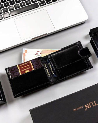 Maly skorzany portfel meski na zatrzask