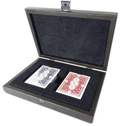 Ekskluzywne karty do gry w drewnianym pudle pokrytym materiałem skóropodobnym CDE10