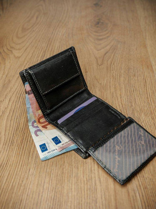 Pionowy portfel męski z gładkiej skóry naturalnej, ochrona rfid stop