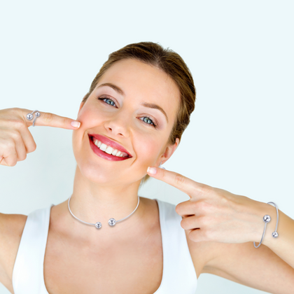 MINET Srebrny pierścionek z kulkami rozmiar 18