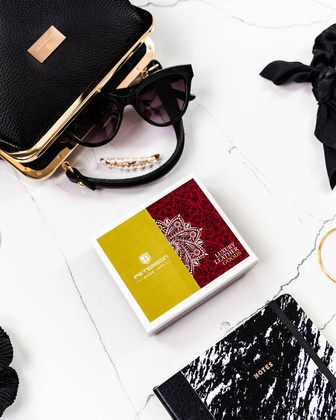 Kompaktowy portfel damski z lakierowanej skory naturalnej