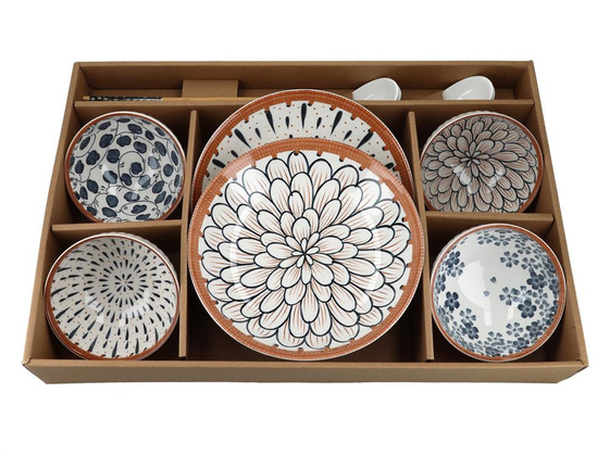 Kpl. 4 miseczek z łyżeczkami + 2 talerze +pałeczki