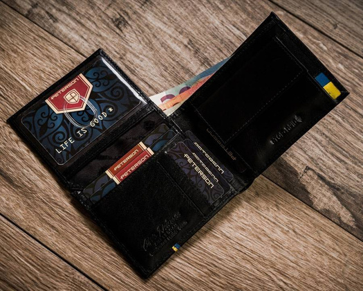 Skórzany portfel męski w orientacji poziomej z systemem rfid