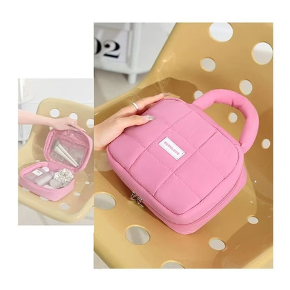 Kosmetyczka damska pikowana kuferek z rączką 18,5 x 12,5 x 13cm KS139R