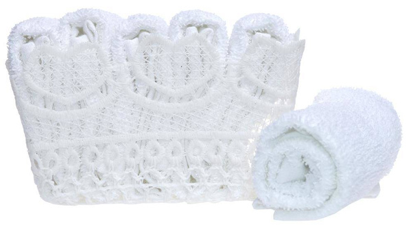 Kpl 6 ręczników białych w koszyku