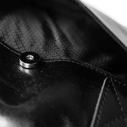 Skórzana torba męska na ramię laptopa 15,6" czarna - Pavone Nero Siena 2379 BL