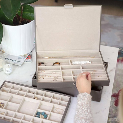 Szkatułka na biżuterię Stackers potrójna supersize brązowoszara