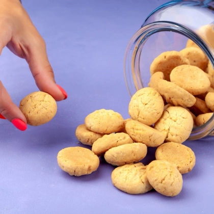 Pojemnik szklany słoik słój do przechowywania 0,6 l do produktów sypkich ciastek kawy