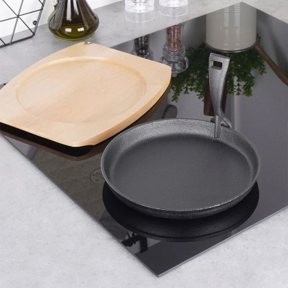 Patelnia żeliwna talerz żeliwny 22 cm z deską