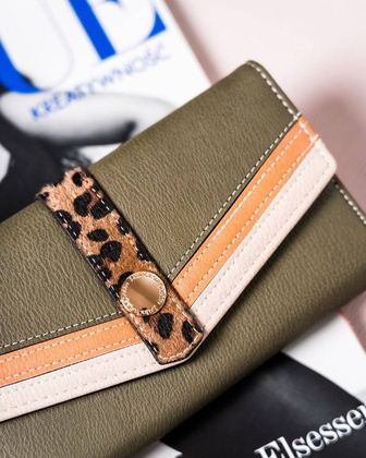 Duży portfel damski z kopertową klapą