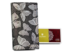 Duży, pionowy portfel damski ze skóry naturalnej na suwak i magnes Peterson