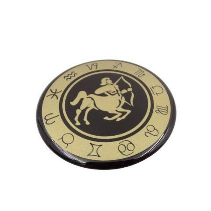 Strzelec - znak zodiaku - magnes. Śr. 6cm; metal emaliowany