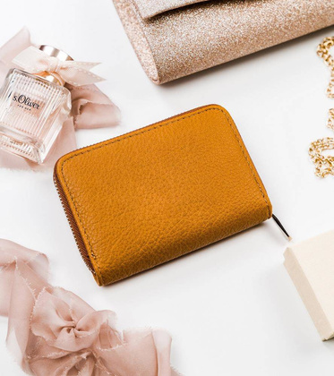 Poręczny portfel damski z ziarnistej skóry eko zapinany suwakiem