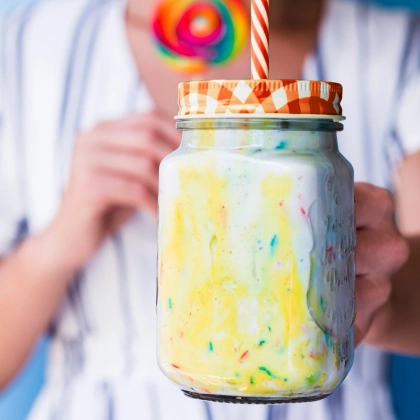 Słoik z zakrętką i słomką 450 ml