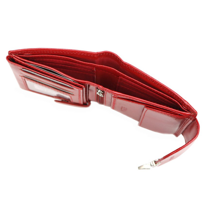 Skórzany portfel damski z ozdobnym zapięciem