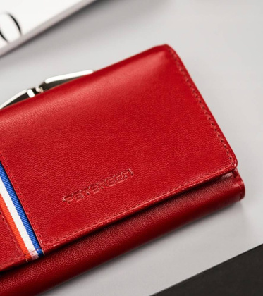 Skórzany portfel damski z systemem RFID zapinany na bigiel