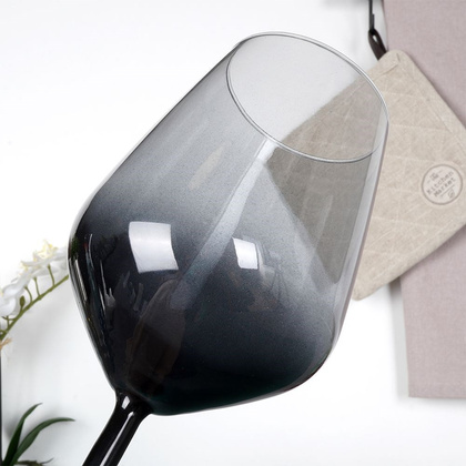 Kieliszek do wina czarny 490 ml