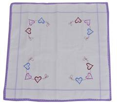 Obrus biały w serca 85x85cm