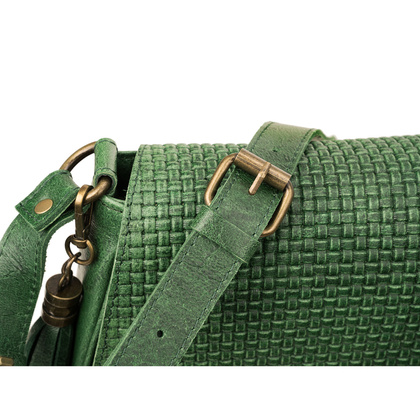 Torebka skórzana Canaletto z klapką z tłoczeniem plecionki – elegancja i funkcjonalność TD752s253t1