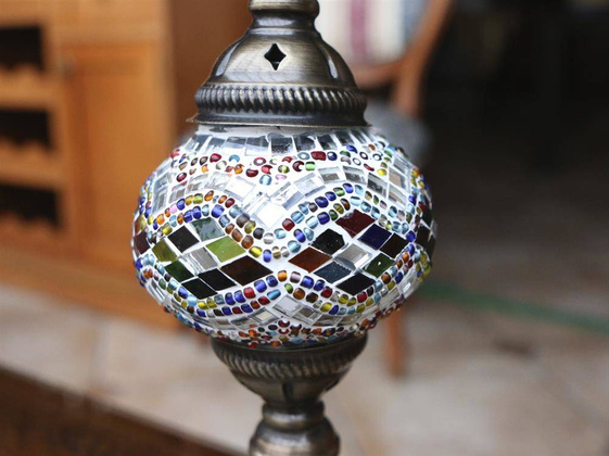 Lampa stołowa - klosz pojedynczy, wielokolorowy