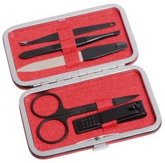 Zestaw do manicure PRETTY IN BLACK, czerwony