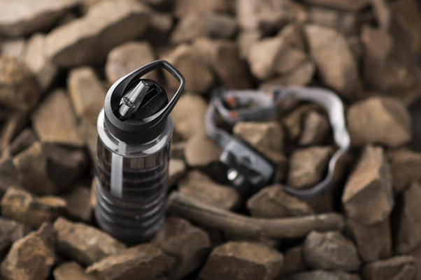 Bidon z filtrem węglowym KIVI 700 ml 16212 Czarny