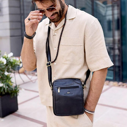 Skorzana listonoszka meska z kieszonkami