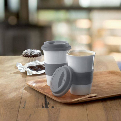 Ceramiczny kubek z przykrywką