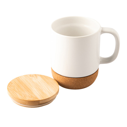 Kubek ceramiczny z bambusową przykrywką, biały