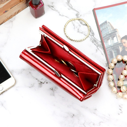 Średni skórzany portfel damski PIERRE CARDIN 