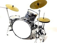 Mini perkusja czarno - biała MDR-0015; skala 1:5 Uwaga! Perkusja "nie gra" - to wyłącznie przedmiot dekoracyjny