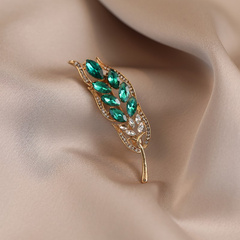 Broszka ozdobna - zielony kłos z cyrkoniami BZ214