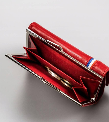 Skórzany portfel damski z systemem RFID zapinany na bigiel