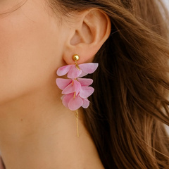 Kolczyki wiszące, efektowne materiałowe kwiaty, koraliki K1711