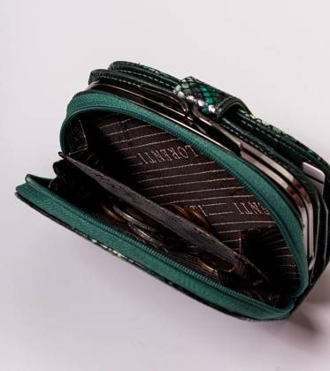 Mały, skórzany portfel damski z wężowym wzorem
