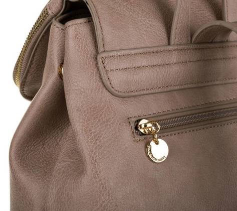 Miejski plecak damski z klapką i ozdobnymi pullerami — LuluCastagnette